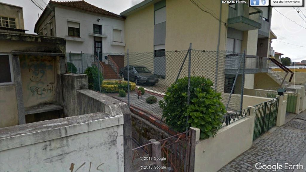 Terreno en venta con 775 m² / casa, 6 habitaciones, en São Mamede de Infesta - Porto - Portugal.